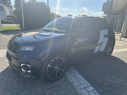 Рено 5 2024 в Европе на Automoto.ua Синий Рено 5, объемом двигателя 0 л и пробегом 2 тыс. км за 38386 $, фото 1 на Automoto.ua