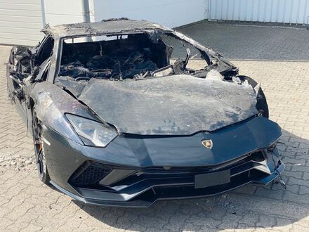 Ламборджини Авентадор 2018 в Европе на Automoto.ua Черный Ламборджини Авентадор, объемом двигателя 6.5 л и пробегом 11 тыс. км за 36283 $, фото 1 на Automoto.ua