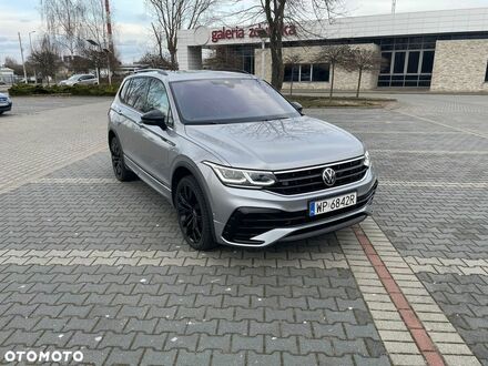 Фольксваген Tiguan Allspace 2023 в Европе на Automoto.ua Серый Фольксваген Tiguan Allspace, объемом двигателя 1 л и пробегом 25 тыс. км за 55448 $, фото 1 на Automoto.ua