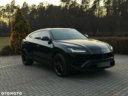 Ламборджині Урус 2022 у Європі на Automoto.ua Чорний Ламборджині Урус, об'ємом двигуна 4 л та пробігом 18 тис. км за 1499000 $, фото 1 на Automoto.ua