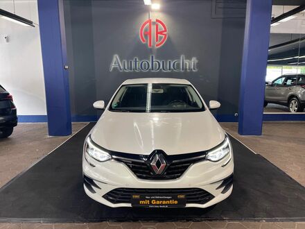 Рено Меган 2020 в Европе на Automoto.ua Белый Рено Меган, объемом двигателя 1.33 л и пробегом 100 тыс. км за 14851 $, фото 1 на Automoto.ua