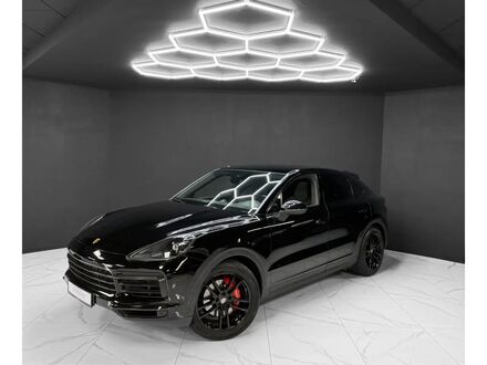Порше Каен 2019 в Европе на Automoto.ua Черный Порше Каен, объемом двигателя 3 л и пробегом 65 тыс. км за 73852 $, фото 1 на Automoto.ua