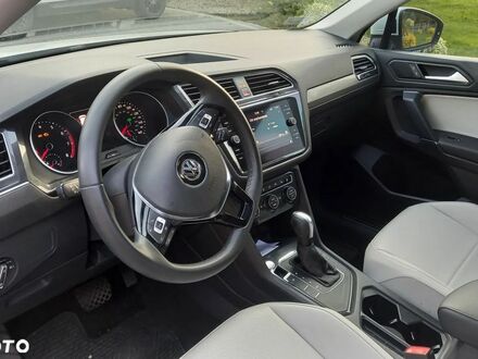 Фольксваген Tiguan Allspace 2020 в Европе на Automoto.ua Белый Фольксваген Tiguan Allspace, объемом двигателя 1 л и пробегом 33 тыс. км за 89000 $, фото 1 на Automoto.ua