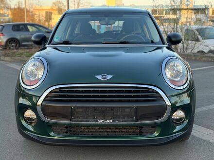 Мини One First 2016 в Европе на Automoto.ua Зеленый Мини One First, объемом двигателя 1.2 л и пробегом 56 тыс. км за 11339 $, фото 1 на Automoto.ua