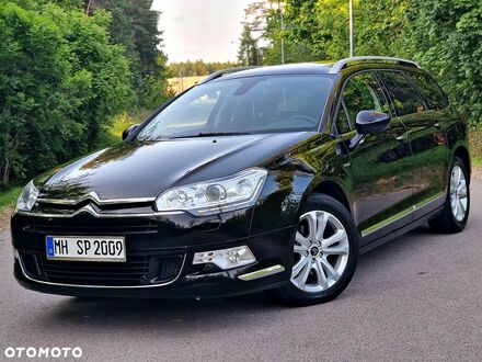 Ситроен С5 2015 в Европе на Automoto.ua Черный Ситроен С5, объемом двигателя 1 л и пробегом 210 тыс. км за 8693 $, фото 1 на Automoto.ua