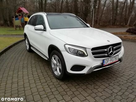 Мерседес ЦЛЦ-класс 2017 в Европе на Automoto.ua Белый Мерседес ЦЛЦ-класс, объемом двигателя 1 л и пробегом 128 тыс. км за 104999 $, фото 1 на Automoto.ua