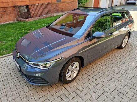Фольксваген Гольф Вариант 2022 в Европе на Automoto.ua Серый Фольксваген Гольф Вариант, объемом двигателя 1.5 л и пробегом 40 тыс. км за 26696 $, фото 1 на Automoto.ua