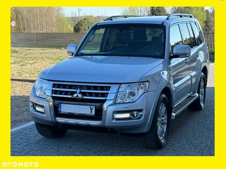 Міцубісі Паджеро 2017 у Європі на Automoto.ua Сірий Міцубісі Паджеро, об'ємом двигуна 3.2 л та пробігом 107 тис. км за 119000 $, фото 1 на Automoto.ua