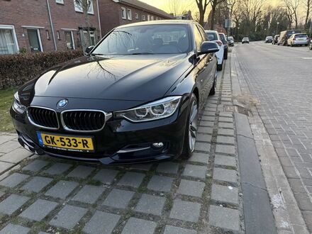 БМВ 320 2015 в Европе на Automoto.ua Черный БМВ 320, объемом двигателя 2 л и пробегом 166 тыс. км за 16560 $, фото 1 на Automoto.ua