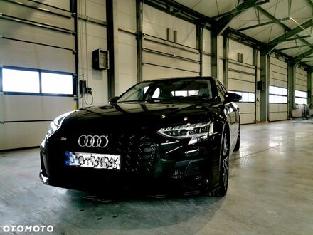 Ауди С8 2022 в Европе на Automoto.ua Черный Ауди С8, объемом двигателя 4 л и пробегом 87 тыс. км за 435900 $, фото 1 на Automoto.ua
