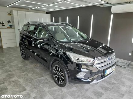 Форд Куга 2017 в Европе на Automoto.ua Черный Форд Куга, объемом двигателя 1 л и пробегом 134 тыс. км за 72000 $, фото 1 на Automoto.ua