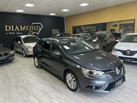 Рено Меган 2019 в Европе на Automoto.ua Рено Меган, объемом двигателя 1.46 л и пробегом 109 тыс. км за 10228 $, фото 1 на Automoto.ua