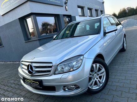 Мерседес Ц-Клас 2008 у Європі на Automoto.ua Сірий Мерседес Ц-Клас, об'ємом двигуна 2.14 л та пробігом 275 тис. км за 4819 $, фото 1 на Automoto.ua