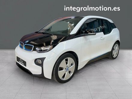 БМВ И3 2016 в Европе на Automoto.ua Белый БМВ И3, объемом двигателя 0.65 л и пробегом 34 тыс. км за 20616 $, фото 1 на Automoto.ua