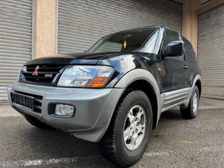 Міцубісі Паджеро 2000 у Європі на Automoto.ua Чорний Міцубісі Паджеро, об'ємом двигуна 3.2 л та пробігом 85 тис. км за 12469 $, фото 1 на Automoto.ua