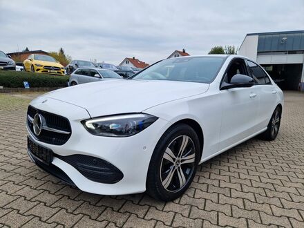 Мерседес Ц 300 2022 у Європі на Automoto.ua Білий Мерседес Ц 300, об'ємом двигуна 2 л та пробігом 66 тис. км за 40805 $, фото 1 на Automoto.ua