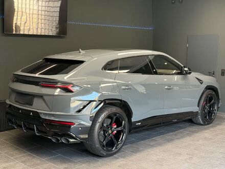 Ламборджині Урус 2022 у Європі на Automoto.ua Сірий Ламборджині Урус, об'ємом двигуна 4 л та пробігом 18 тис. км за 319969 $, фото 1 на Automoto.ua