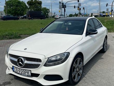 Мерседес Ц-Класс 2014 в Европе на Automoto.ua Белый Мерседес Ц-Класс, объемом двигателя 1 л и пробегом 136 тыс. км за 13754 $, фото 1 на Automoto.ua