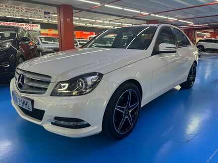 Мерседес Ц-Класс 2011 в Европе на Automoto.ua Белый Мерседес Ц-Класс, объемом двигателя 2.15 л и пробегом 55 тыс. км за 20524 $, фото 1 на Automoto.ua