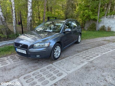 Вольво V50 2006 у Європі на Automoto.ua Коричневий Вольво V50, об'ємом двигуна 1 л та пробігом 375 тис. км за 2301 $, фото 1 на Automoto.ua