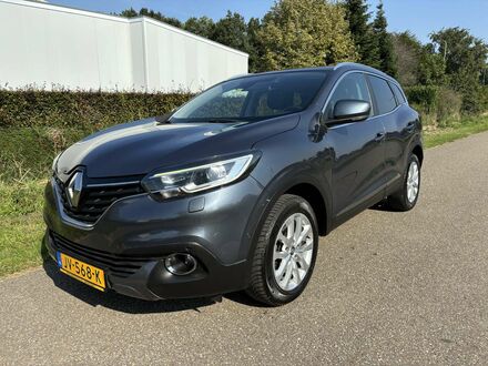 Рено Kadjar 2016 в Европе на Automoto.ua Серый Рено Kadjar, объемом двигателя 1.2 л и пробегом 127 тыс. км за 11799 $, фото 1 на Automoto.ua