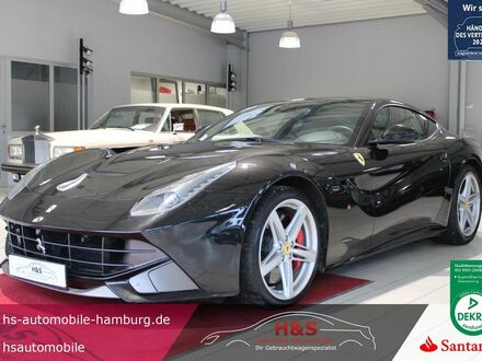 Феррари Ф12 2013 в Европе на Automoto.ua Черный Феррари Ф12, объемом двигателя 6.26 л и пробегом 55 тыс. км за 245695 $, фото 1 на Automoto.ua
