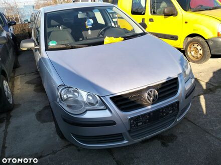 Фольксваген Гольф 2002 в Европе на Automoto.ua Серый Фольксваген Гольф, объемом двигателя 1 л и пробегом 132 тыс. км за 1695 $, фото 1 на Automoto.ua
