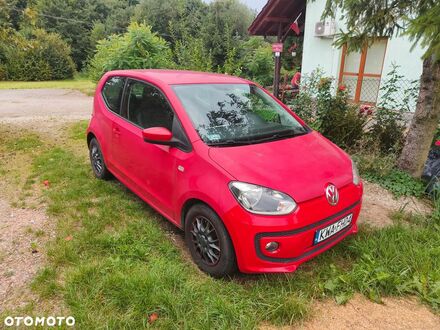 Фольксваген Ап 2012 в Европе на Automoto.ua Красный Фольксваген Ап, объемом двигателя 1 л и пробегом 220 тыс. км за 11900 $, фото 1 на Automoto.ua