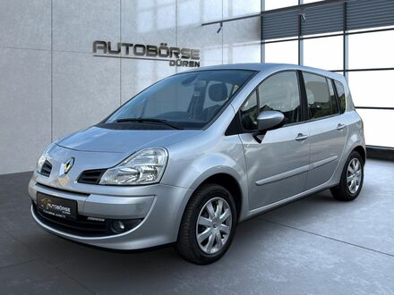 Рено Grand Modus 2009 у Європі на Automoto.ua Сірий Рено Grand Modus, об'ємом двигуна 1.6 л та пробігом 46 тис. км за 7936 $, фото 1 на Automoto.ua