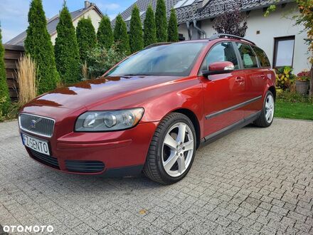 Вольво V50 2007 у Європі на Automoto.ua Червоний Вольво V50, об'ємом двигуна 1 л та пробігом 236 тис. км за 16500 $, фото 1 на Automoto.ua