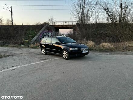 Вольво V50 2006 у Європі на Automoto.ua Чорний Вольво V50, об'ємом двигуна 2.52 л та пробігом 340 тис. км за 19500 $, фото 1 на Automoto.ua