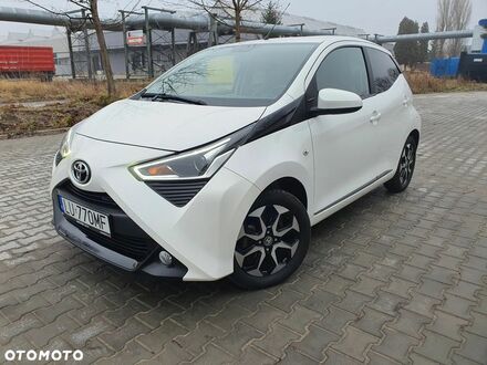 Тойота Айго 2021 в Европе на Automoto.ua Белый Тойота Айго, объемом двигателя 1 л и пробегом 15 тыс. км за 50900 $, фото 1 на Automoto.ua