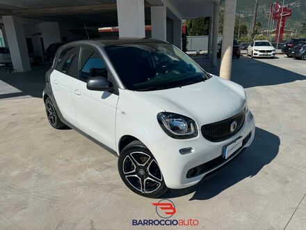 Смарт Forfour 2018 у Європі на Automoto.ua Білий Смарт Forfour, об'ємом двигуна 1 л та пробігом 72 тис. км за 14728 $, фото 1 на Automoto.ua