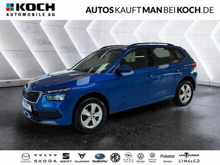 Шкода KAMIQ 2023 в Европе на Automoto.ua Синий Шкода KAMIQ, объемом двигателя 1 л и пробегом 30 тыс. км за 25284 $, фото 1 на Automoto.ua