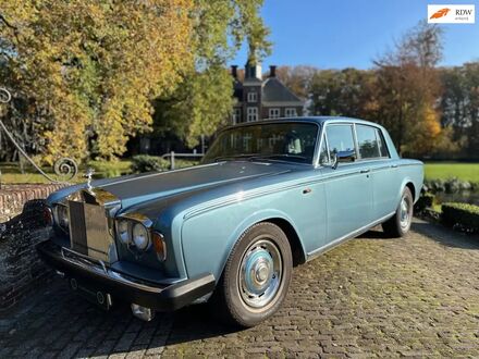 Ролс Ройс Silver Shadow 1981 у Європі на Automoto.ua Синій Ролс Ройс Silver Shadow, об'ємом двигуна 6.75 л та пробігом 177028 тис. км за 17744 $, фото 1 на Automoto.ua