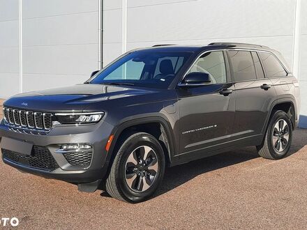 Джип Grand Cherokee 2023 у Європі на Automoto.ua Сірий Джип Grand Cherokee, об'ємом двигуна 1 л та пробігом 40 тис. км за 210000 $, фото 1 на Automoto.ua