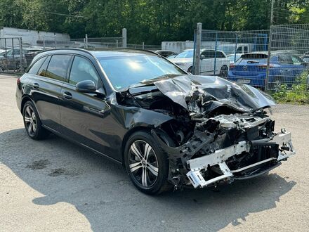 Мерседес Ц 300 2023 у Європі на Automoto.ua Сірий Мерседес Ц 300, об'ємом двигуна 1.99 л та пробігом 19 тис. км за 19239 $, фото 1 на Automoto.ua