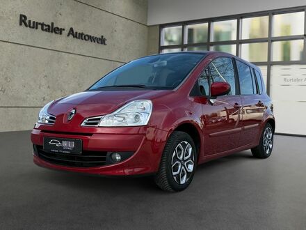 Рено Grand Modus 2009 у Європі на Automoto.ua Червоний Рено Grand Modus, об'ємом двигуна 1.6 л та пробігом 97 тис. км за 6843 $, фото 1 на Automoto.ua