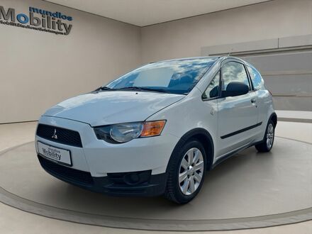 Мицубиси Кольт 2011 в Европе на Automoto.ua Белый Мицубиси Кольт, объемом двигателя 1.33 л и пробегом 125 тыс. км за 4740 $, фото 1 на Automoto.ua