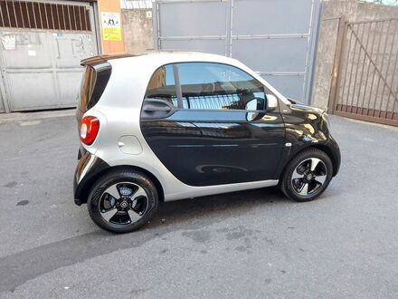 Смарт Fortwo 2018 у Європі на Automoto.ua Чорний Смарт Fortwo, об'ємом двигуна 1 л та пробігом 70 тис. км за 13204 $, фото 1 на Automoto.ua