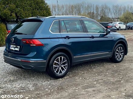 Фольксваген Тігуан 2022 у Європі на Automoto.ua Сірий Фольксваген Тігуан, об'ємом двигуна 1 л та пробігом 45 тис. км за 11136 $, фото 1 на Automoto.ua