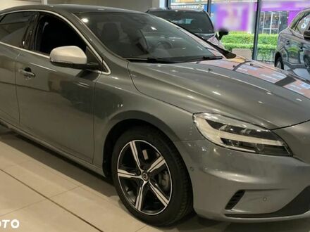 Вольво V40 2019 у Європі на Automoto.ua Сірий Вольво V40, об'ємом двигуна 1 л та пробігом 76 тис. км за 19129 $, фото 1 на Automoto.ua