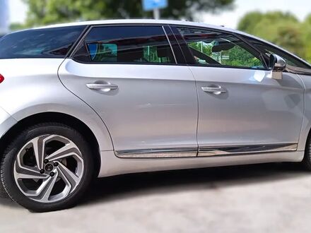 DS ДС 2015 в Европе на Automoto.ua Серебряный DS ДС, объемом двигателя 2 л и пробегом 165 тыс. км за 12929 $, фото 1 на Automoto.ua