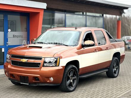 Шевроле Аваланч 2007 в Европе на Automoto.ua Красный Шевроле Аваланч, объемом двигателя 5.33 л и пробегом 150 тыс. км за 12537 $, фото 1 на Automoto.ua