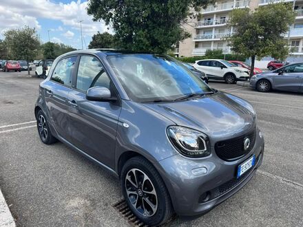 Смарт Forfour 2016 у Європі на Automoto.ua Сірий Смарт Forfour, об'ємом двигуна 1 л та пробігом 104 тис. км за 12354 $, фото 1 на Automoto.ua