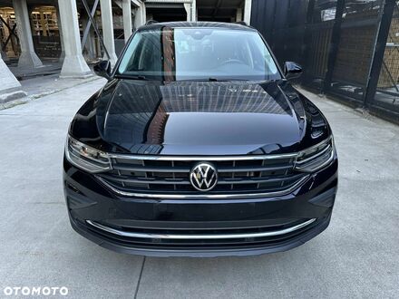 Фольксваген Тігуан 2022 у Європі на Automoto.ua Чорний Фольксваген Тігуан, об'ємом двигуна 1 л та пробігом 38 тис. км за 19831 $, фото 1 на Automoto.ua