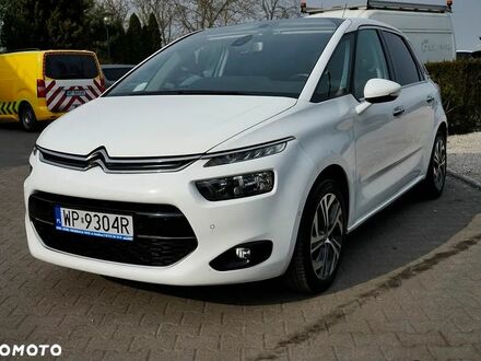 Ситроен С4 Пикассо 2015 в Европе на Automoto.ua Белый Ситроен С4 Пикассо, объемом двигателя 1 л и пробегом 208 тыс. км за 35700 $, фото 1 на Automoto.ua