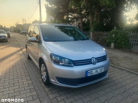 Фольксваген Туран 2013 у Європі на Automoto.ua Сірий Фольксваген Туран, об'ємом двигуна 1 л та пробігом 230 тис. км за 6901 $, фото 1 на Automoto.ua