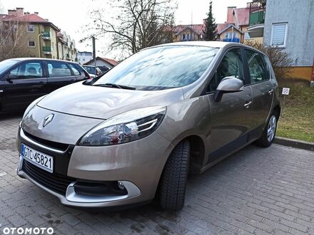 Рено Сценик 2012 в Европе на Automoto.ua Бежевый Рено Сценик, объемом двигателя 1 л и пробегом 169 тыс. км за 19900 $, фото 1 на Automoto.ua