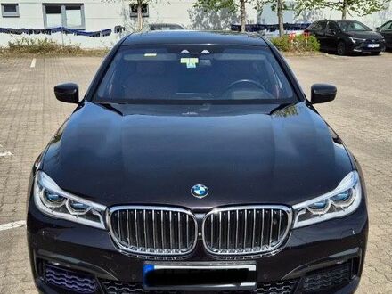 БМВ 750 2018 в Европе на Automoto.ua Черный БМВ 750, объемом двигателя 2.99 л и пробегом 165 тыс. км за 42276 $, фото 1 на Automoto.ua